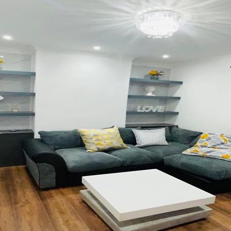 Luxury New Home Swanscombe Luaran gambar