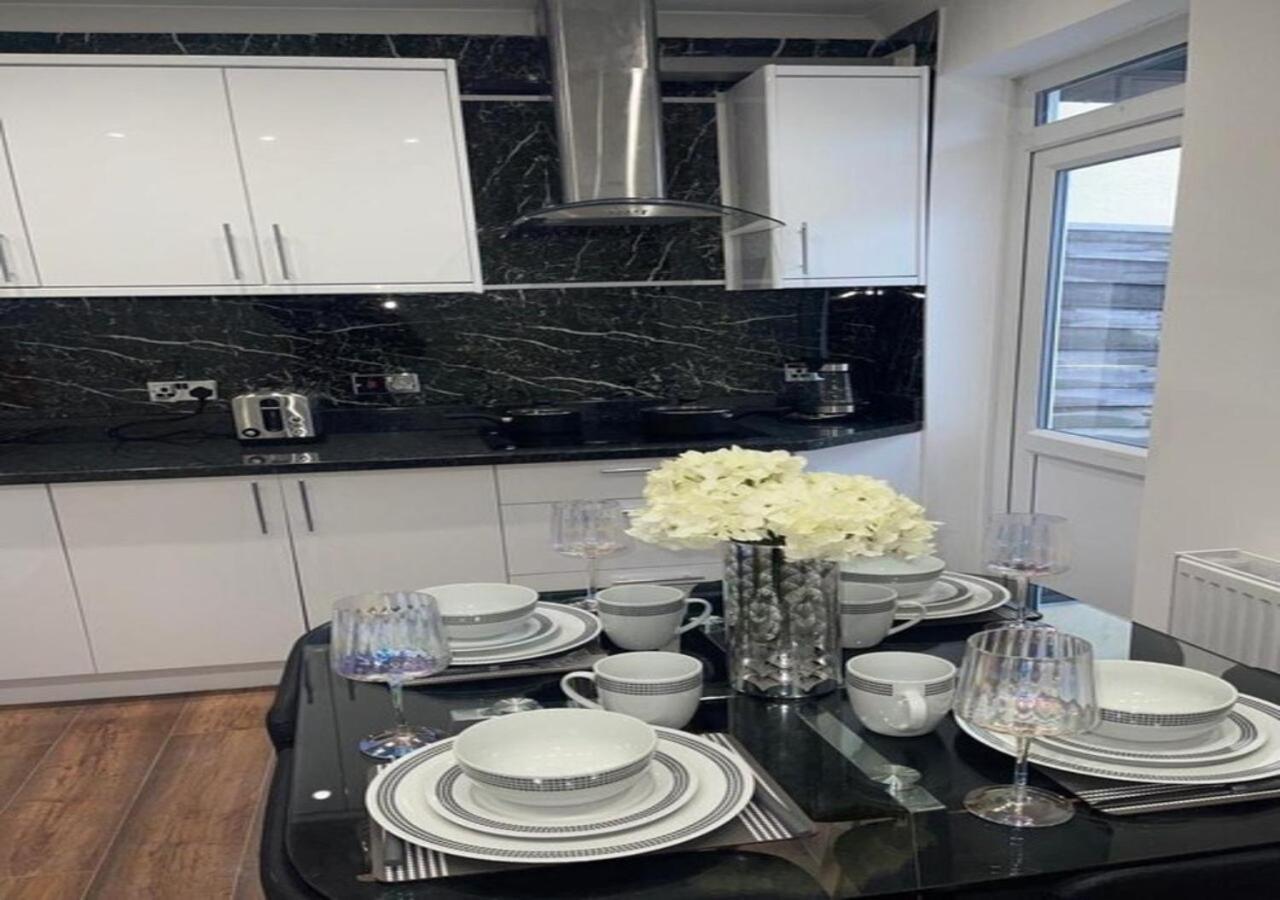 Luxury New Home Swanscombe Luaran gambar